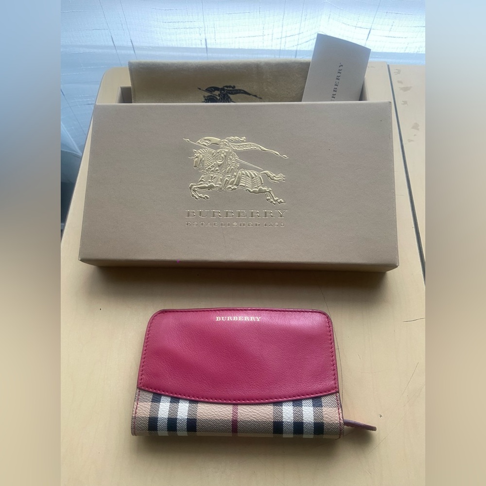 Burberry Bifold Wallet Snap Shadow Horse Authentic